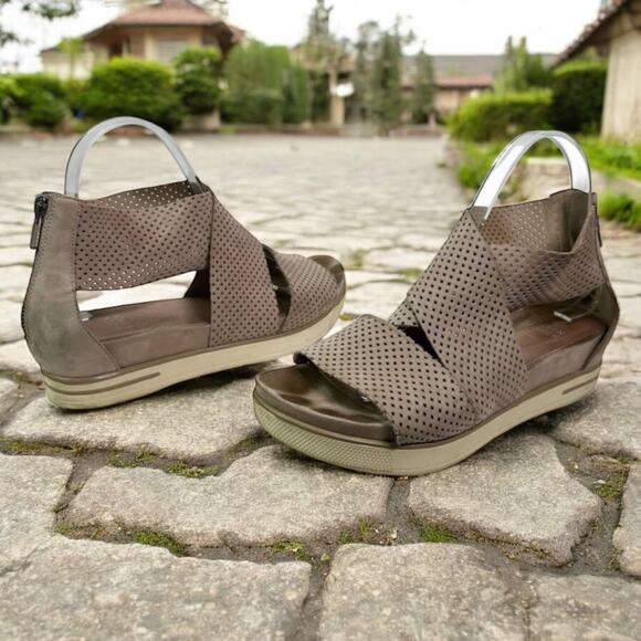 Eileen Fisher Sport Women's 8.5 Taupe Perforated Nubuck Leather Platform Sandals - Picture 1 of 10